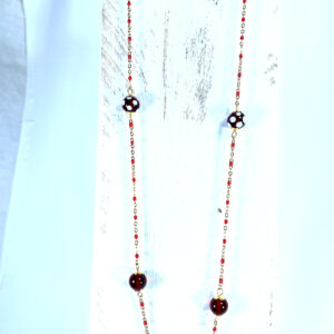 Collana con perle di vetro e catena tipo rosario